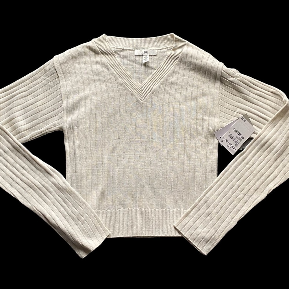 NWT-NORDSTROM BP-V NECK SWEATER-SIZE XS